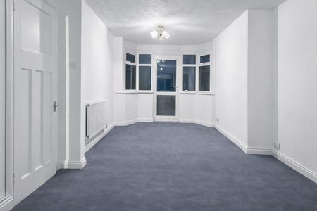 3 Bedroom House To Let - B69 - Photo 4