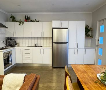 Spacious & Private 1-Bedroom Unit in Leafy St Peters - Photo 1