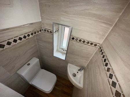 Dickens Avenue, Great Yarmouth - Photo 4