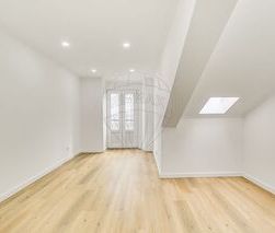 Apartment 3 bedrooms Renovated Santa Catarina Lisboa for rent - kit... - Photo 6