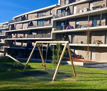 Dans un immeuble contemporain - Photo 2