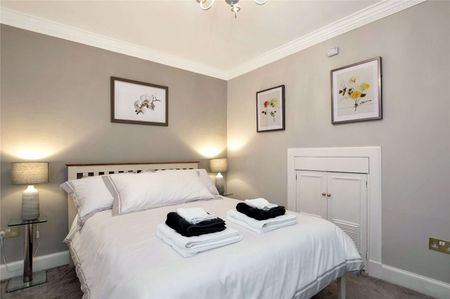 Charming One-Bedroom Flat in the Heart of Edinburgh’s New Town - Photo 4