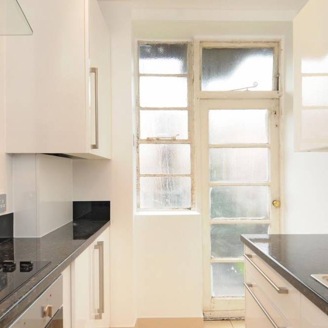 Charlbert Court, London, NW8, London - Photo 1