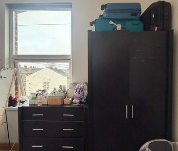 Room in a Shared House, North Lane, LS6 - Photo 2