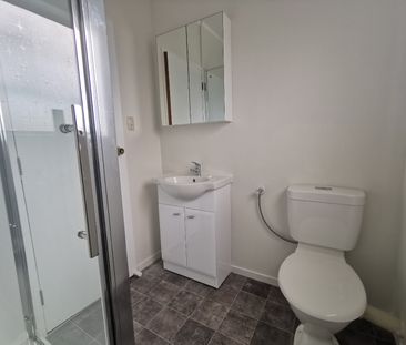 Home In Waterloo - Photo 5