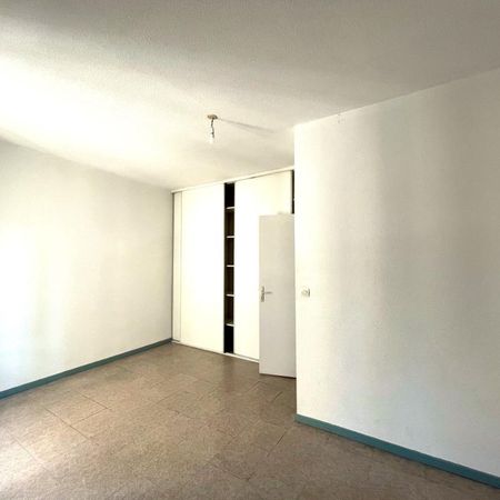 Location Appartement 3 pièces 69m² VALLON PONT D ARC 07150 - Photo 3