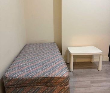 Room in a Shared House, Erskine Road, E17 - Photo 1