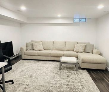 For Lease - 5641 Cortina Crescent, Mississauga, Ontario - Photo 1