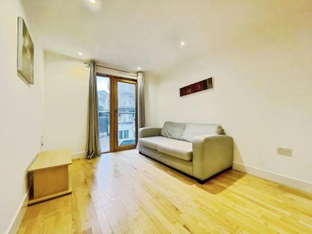 1 bedroom flat to rent - Photo 2