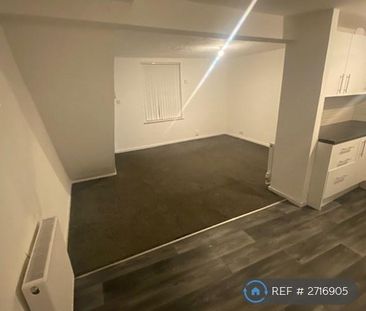 2 bedroom semi-detached house to rent - Photo 2