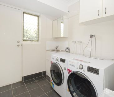 FURNISHED 4 X 2 FAMILY HOME!!! - Photo 1