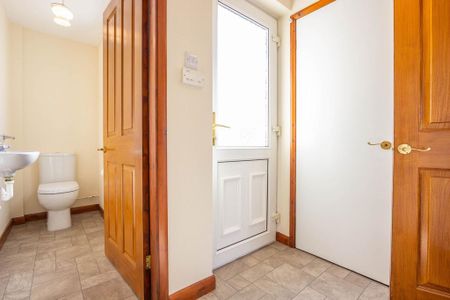 3 bedroom detached bungalow to rent - Photo 3
