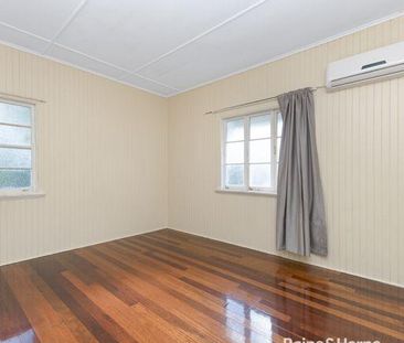 Two Bedroom Downstairs Unit in Convenient Location - Photo 2