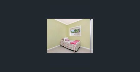 Almost a house! Own entrance, private and secure Granny Flat open plan living with backyard - Photo 4