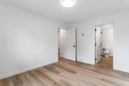 Edmonton Unfurnished townhouse Rental in Hazeldean - Beautiful Townhome With Air Conditioning - Photo 4