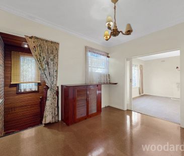 3-Bedroom Home with Spacious Backyard in Mont Albert North - Photo 5