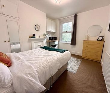 1 bedroom in a house share to rent - Photo 1