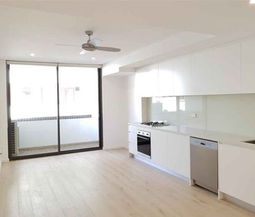 Spacious One Bedroom Apartment - Photo 3