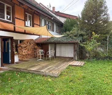 Grosszügige und charmante 6.5-Zimmer-Wohnung mit Gartensitzplatz in... - Photo 1