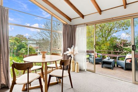 Elevated family home - Photo 4