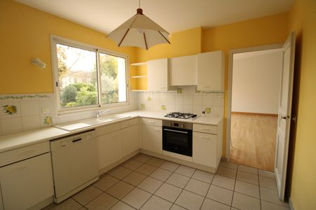 Location Maison 5 pièces 131m² NANTES 44000 - Photo 5