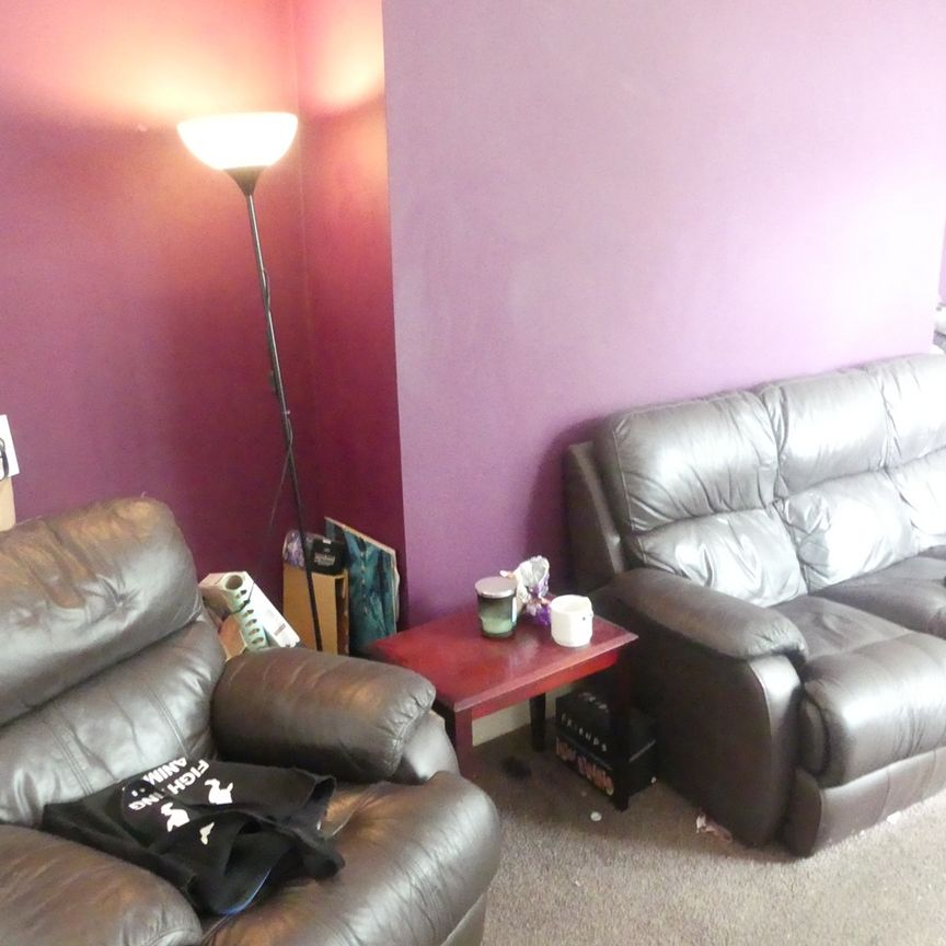 3 Bed Flat, Lower Broughton Road, M7 - Photo 1