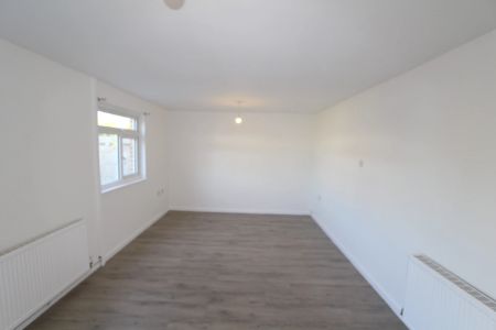 Dyche Road, Sheffield, S8 - Photo 5