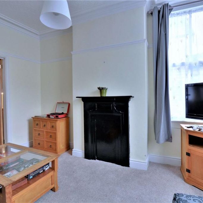 3 bedroom end of terrace house to rent - Photo 1