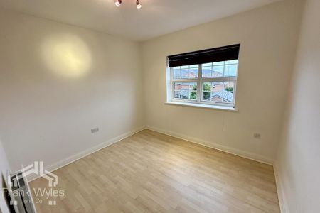 4 bedroom townhouse to rent - Photo 5