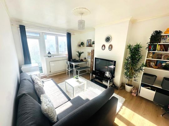 2 bedroom flat share to rent - Photo 1