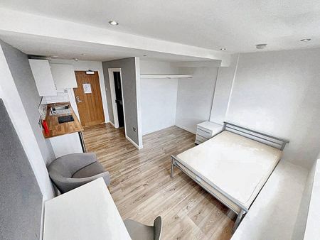 Studio to rent - Photo 5