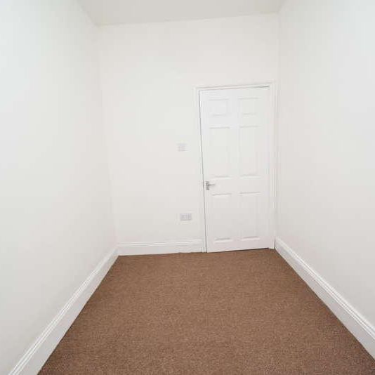 High Street, Ferryhill, DL17 - Photo 1