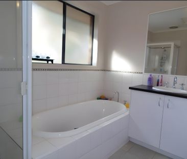 Comfort and Style: Your Sanctuary at 21 Cascades View, Yallambie - Photo 5