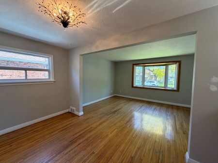 For Lease - 2 Rufford Road, Toronto, Ontario - Photo 2