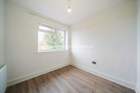 4 bedroom semi-detached house to rent - Photo 4