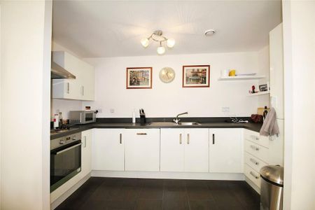 2 bedroom flat to rent - Photo 5