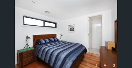 Stylish Family Living in a Prime Spotswood Location - Photo 4