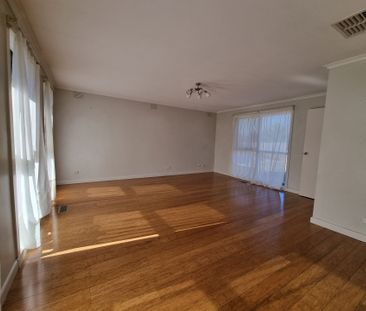 Three Bedroom Home in a Great Position! - Photo 5