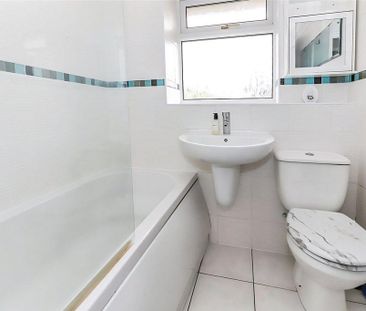 2 bedroom semi-detached house to rent - Photo 2