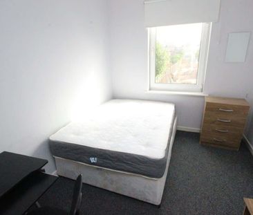 Room , Blandford Road - Photo 4