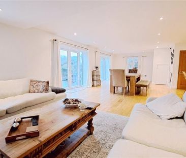 5 bedroom detached house to rent - Photo 2