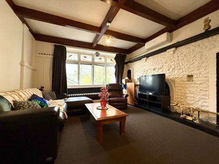 3 Bedroom Unit in Te Aro - Photo 2