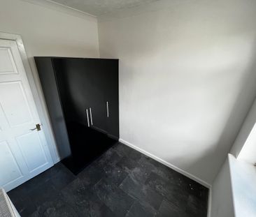 Windsor Avenue, Penn, Wolverhampton - Photo 6