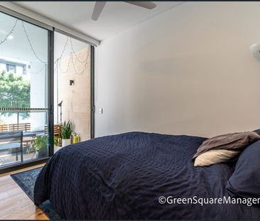 Luxury One Bedroom with Large Study - Photo 3