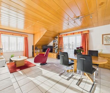 Charming 4-room penthouse apartment in Fahrwangen - Foto 1