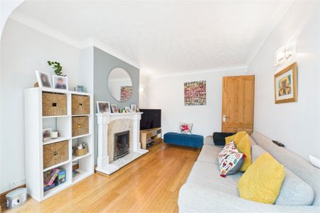 4 bedroom House in Henley Road, Reading - Photo 2