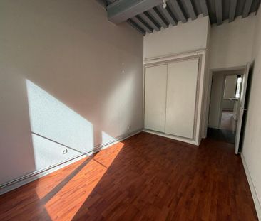 Location Appartement 3 pièces 71m² LYON 7ème - Photo 2
