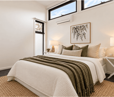 Modern Four-Bedroom Living in a Convenient Preston Location! - Photo 3