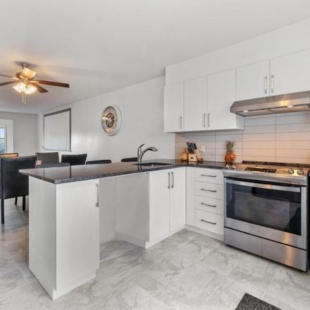 Grand logement 4 1/2 rénové à louer Laval - Photo 3