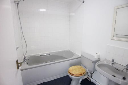 2 bedroom flat to rent - Photo 4